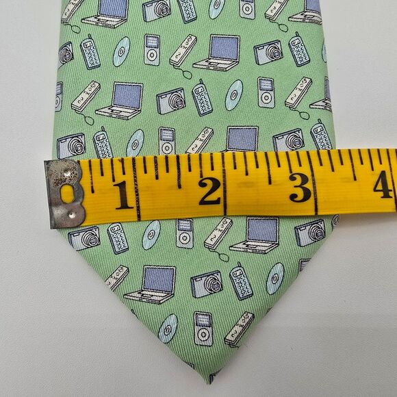 Vineyard Vines Custom Collection Stroz Friedberg Men's Silk Tie Green 3x60 - Picture 8 of 8